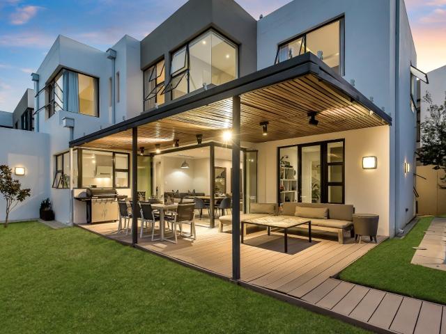 5 Bedroom House in Morningside