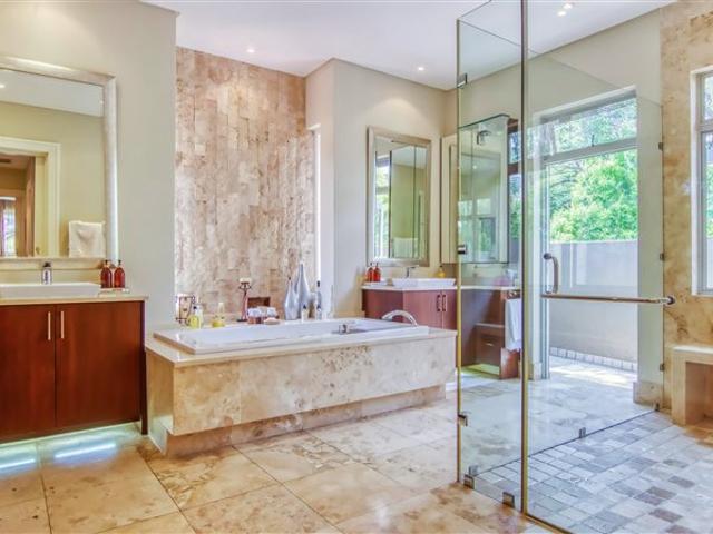 5 Bedroom House in Morningside