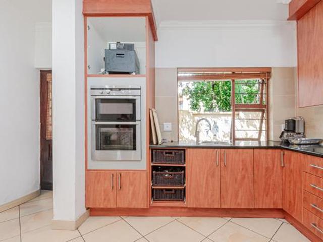 5 Bedroom House in Morningside