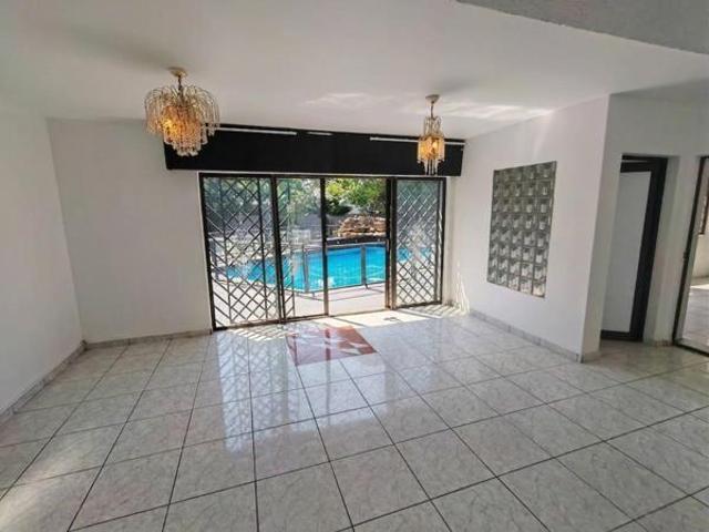 5 Bedroom House in Mackenzie Park