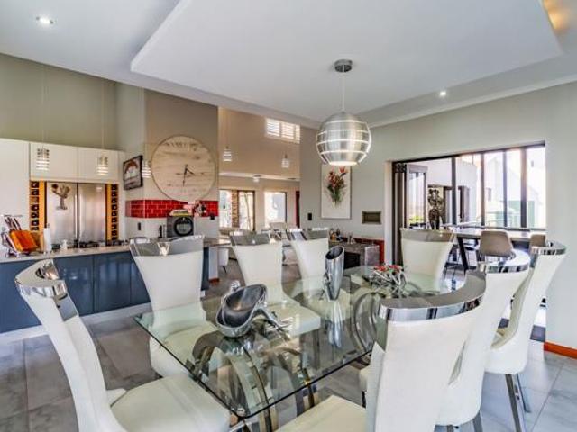 5 Bedroom House in Magalies Golf Estate
