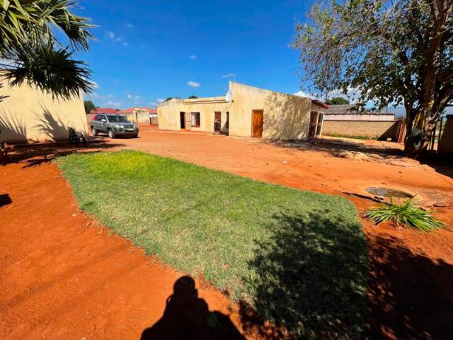 5 Bedroom House in Mahwelereng