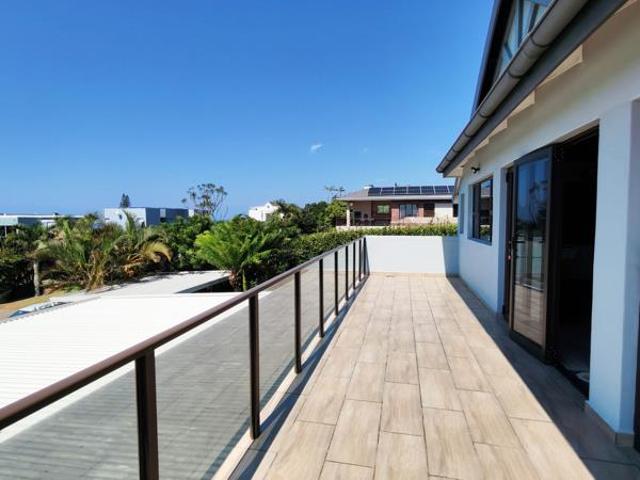 5 Bedroom House in Manaba Beach