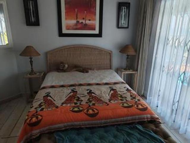 5 Bedroom House in Manaba Beach