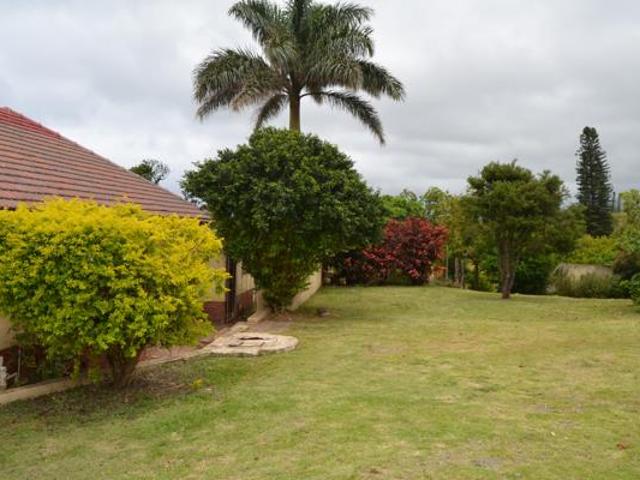 5 Bedroom House in Manaba Beach