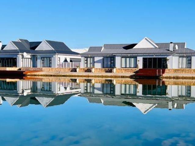 5 Bedroom House in Marina Martinique