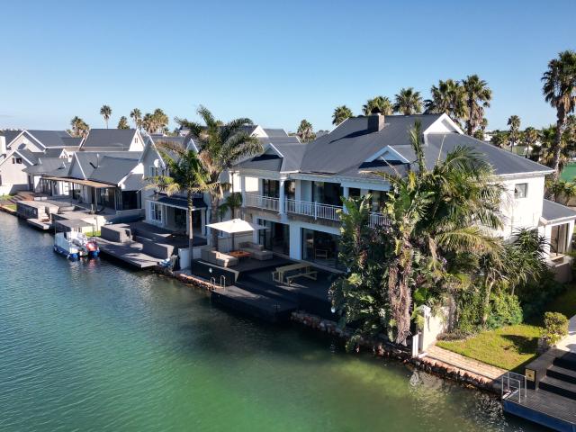 5 Bedroom House in Marina Martinique