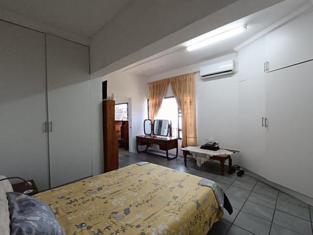 5 Bedroom House in Marina Beach