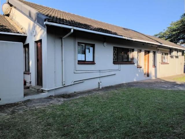5 Bedroom House in Meer En See