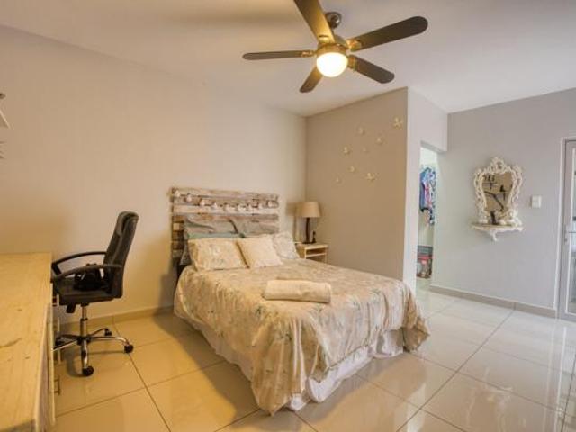 5 Bedroom House in Meer En See