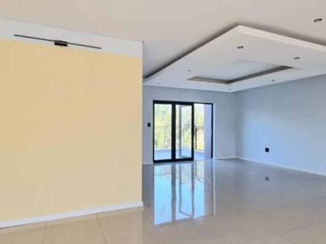 5 Bedroom House in Melodie