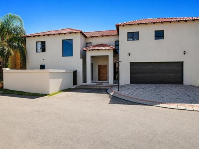 5 Bedroom House in Melodie