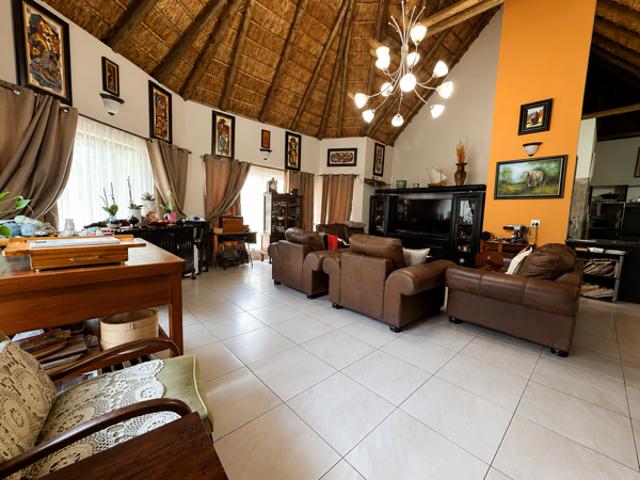 5 Bedroom House in Melodie