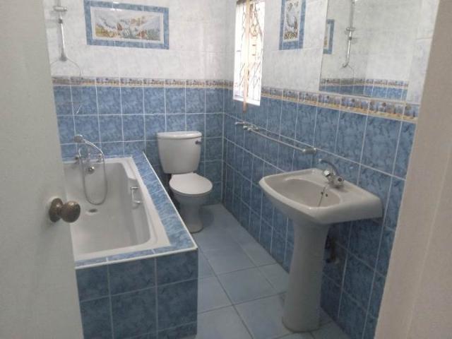 5 Bedroom House in Merewent