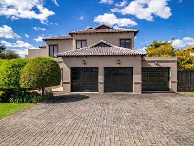 5 Bedroom House in Midlands Estate