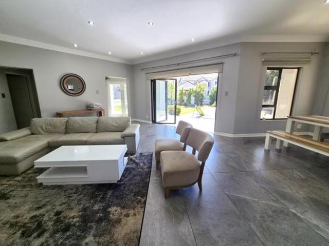 5 Bedroom House in Midlands Estate