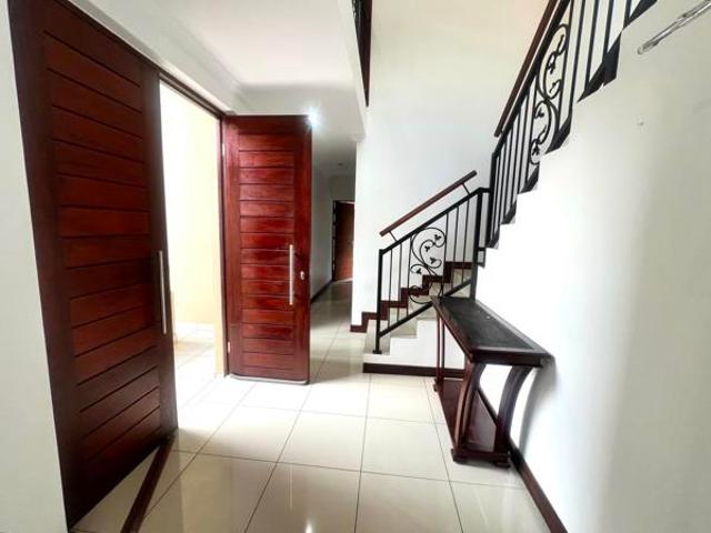5 Bedroom House in Midlands Estate