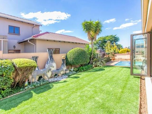 5 Bedroom House in Midstream Estate