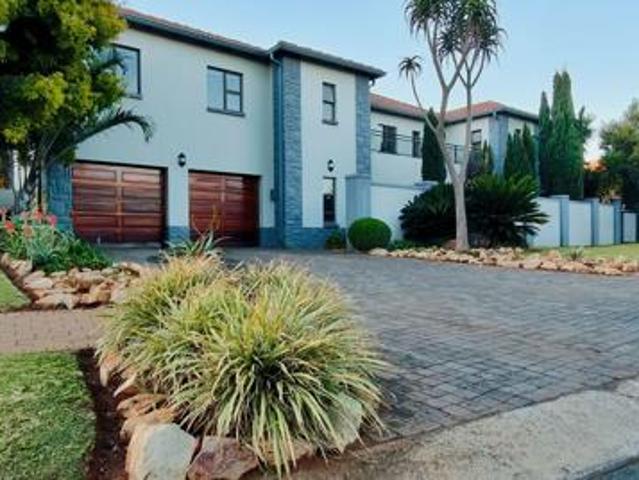 5 Bedroom House in Midstream Estate