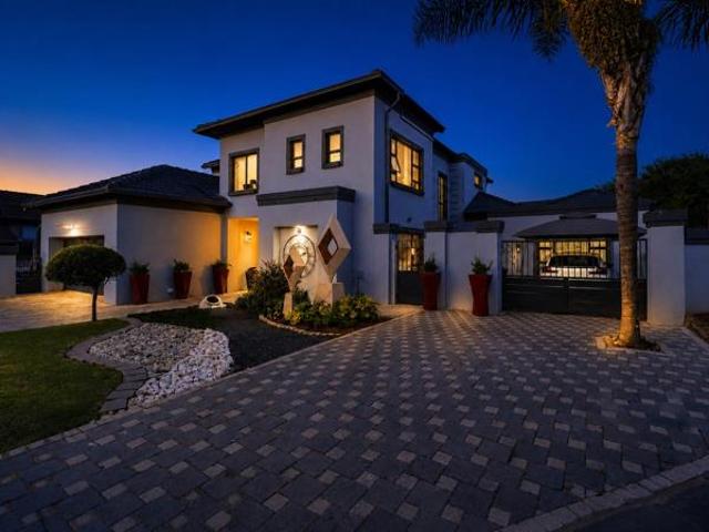 5 Bedroom House in Midstream Estate