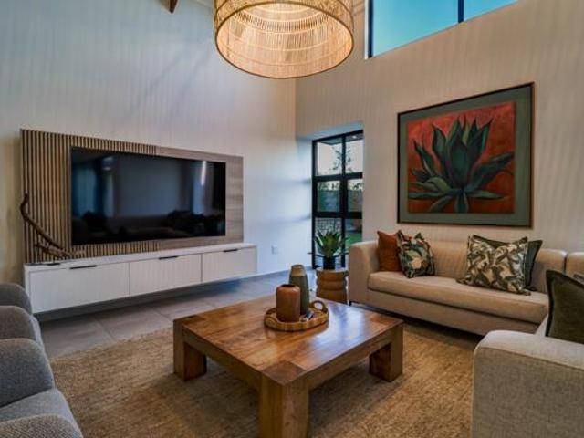 5 Bedroom House in Midstream Estate