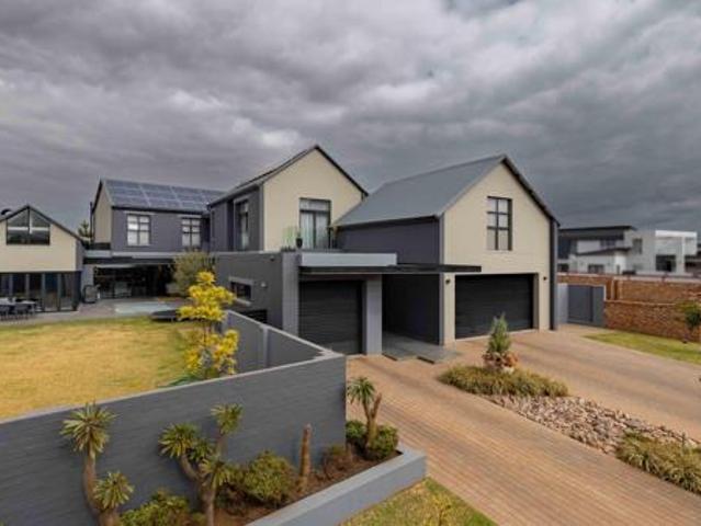 5 Bedroom House in Midstream Heights