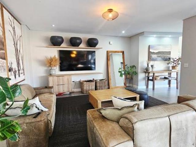 5 Bedroom House in Midstream Heights