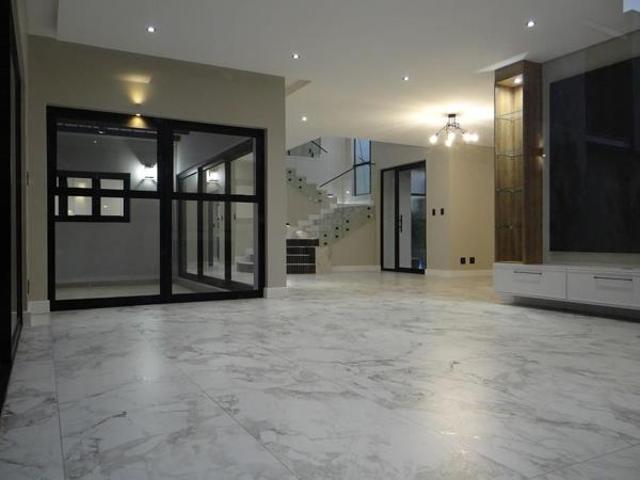 5 Bedroom House in Midstream Heights