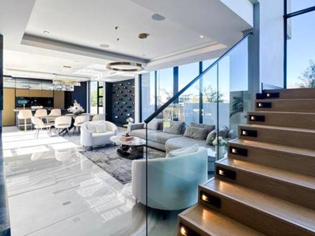 5 Bedroom House in Midstream Ridge