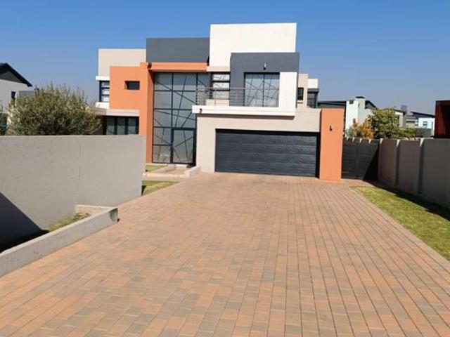 5 Bedroom House in Midstream Ridge
