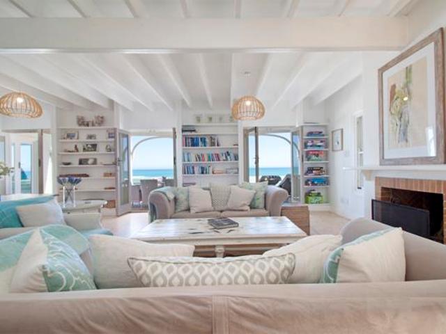 5 Bedroom House in Misty Cliffs