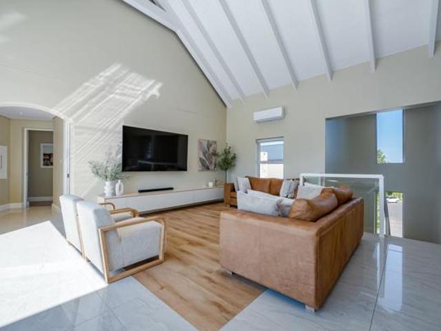 5 Bedroom House in Nooitgedacht Village