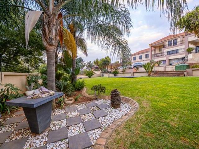 5 Bedroom House in Noordheuwel
