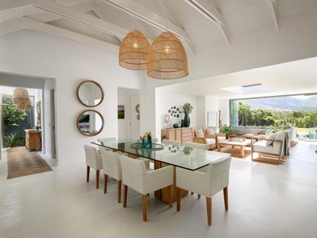 5 Bedroom House in Noordhoek