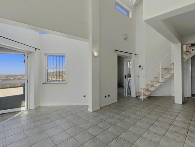 5 Bedroom House in Newlands