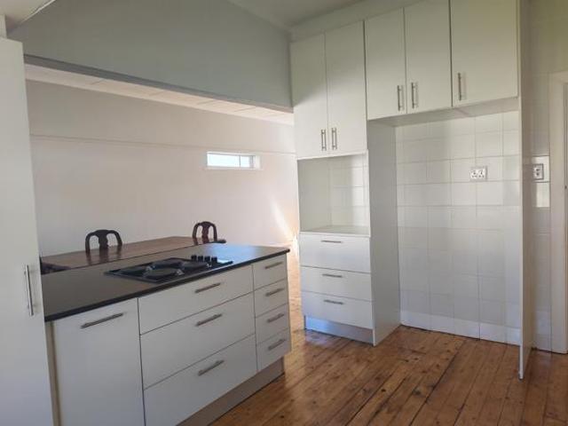 5 Bedroom House in Newton Park