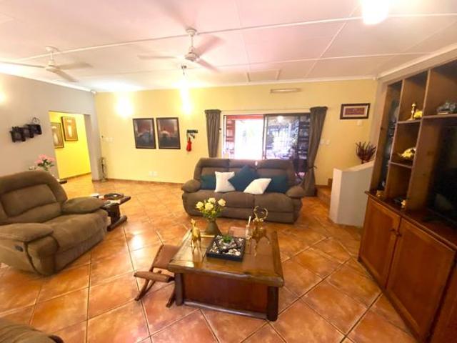 5 Bedroom House in Southbroom