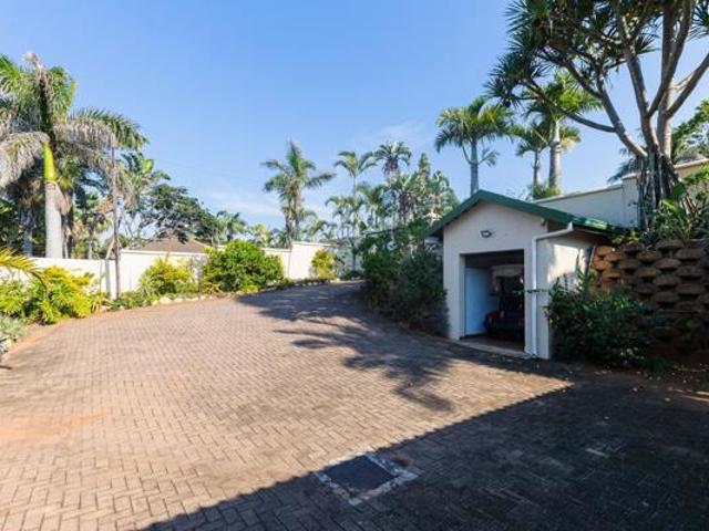 5 Bedroom House in Southbroom