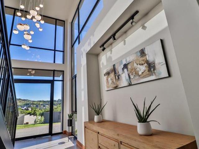 5 Bedroom House in Sonheuwel