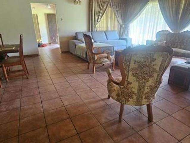 5 Bedroom House in Sonlandpark