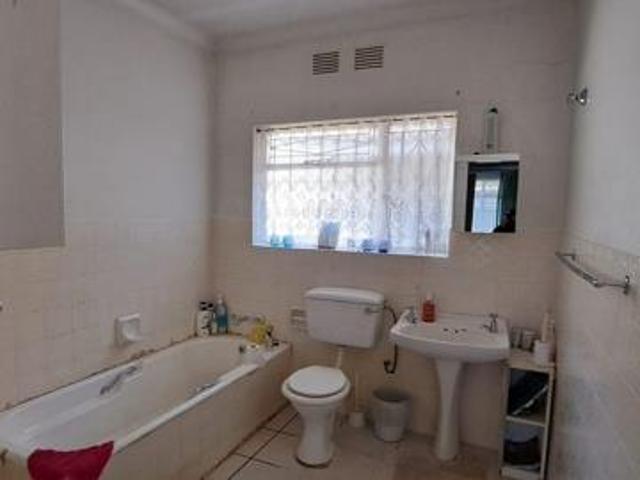 5 Bedroom House in Sonlandpark