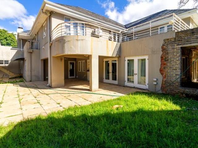 5 Bedroom House in Saxonwold