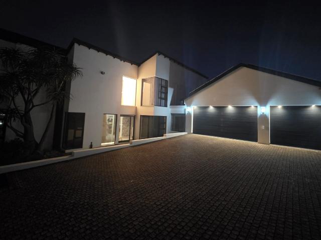 5 Bedroom House in Safari Gardens