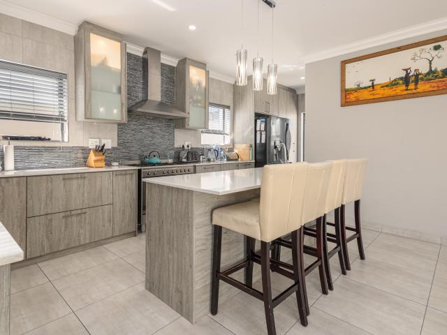 5 Bedroom House in Sagewood