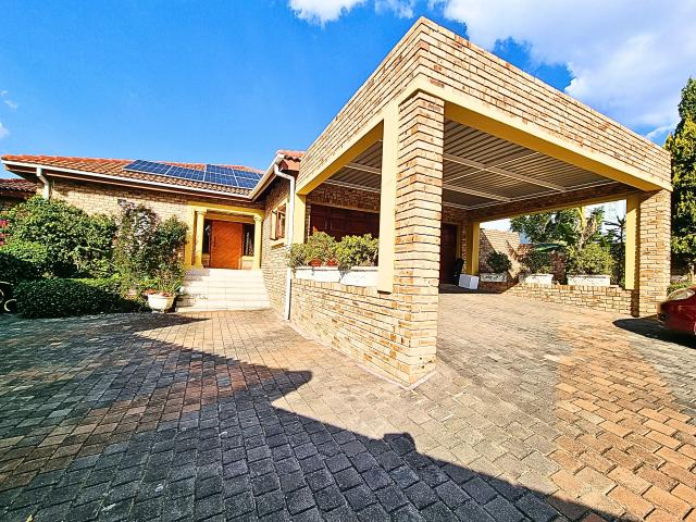 5 Bedroom House in Sagewood