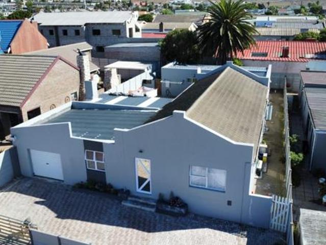 5 Bedroom House in Saldanha