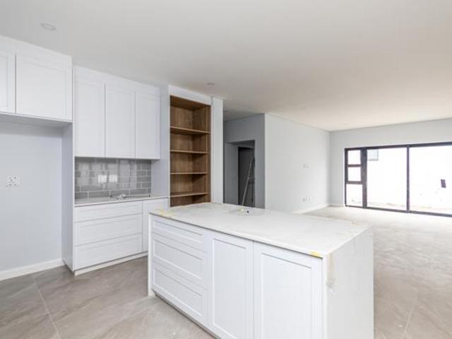 5 Bedroom House in Sandown