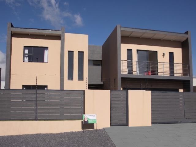 5 Bedroom House in Sandown