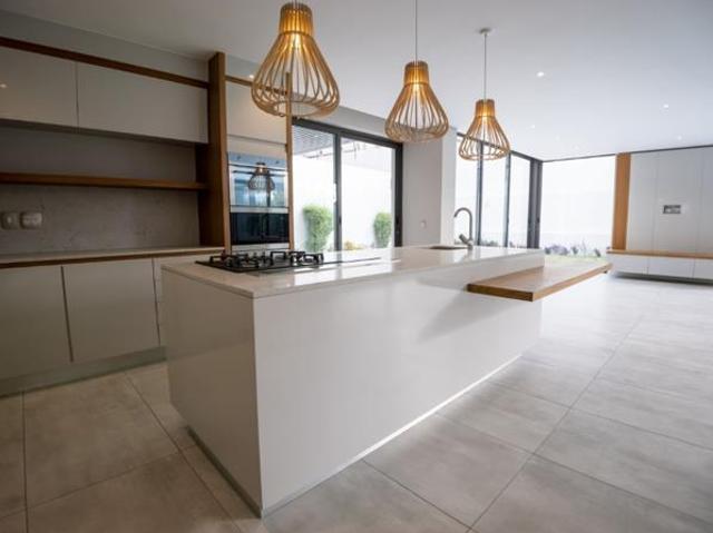 5 Bedroom House in Sandown