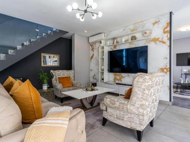 5 Bedroom House in Sandown